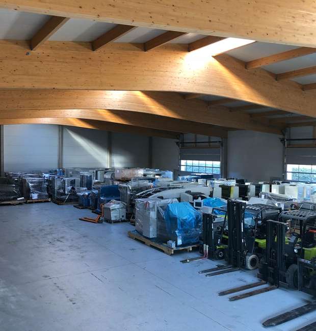 Kendi makine stoklarımıza sahip oluşumuz ve uluslararası alış/ satış pazarlarında güçlü kişisel kontaklara sahip oluşumuz, bizi en zor gereksinmeleri bile karşılayabilecek bir pozisyona getirmektedir. Bir Aribas deposundan göster